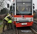 Kind unter Strassenbahn Koeln Porz Steinstr 16